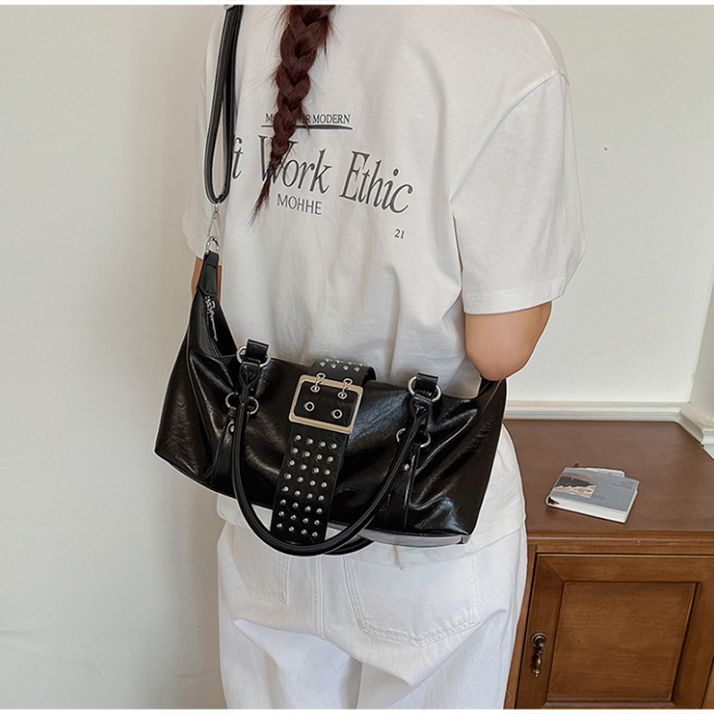 Vintage Rivet Cylinder Handbag - Interior Design Vintage Style recension och pris